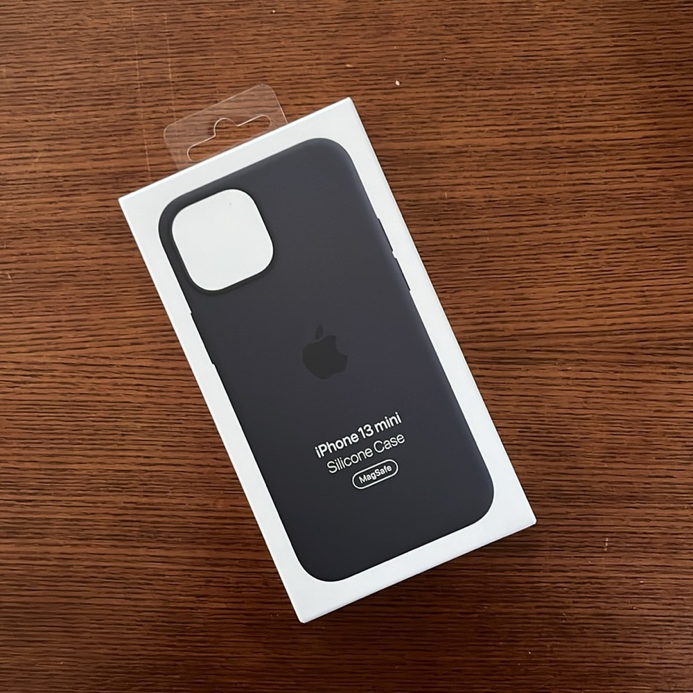 Apple iPhone 13 Mini Silicone Case with MagSafe - Midnight